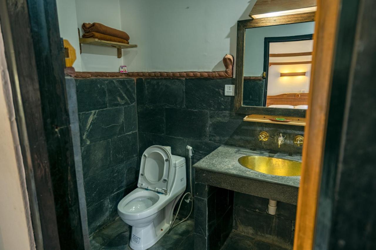 Hotel Ganesh Himal Kathmandu Esterno foto