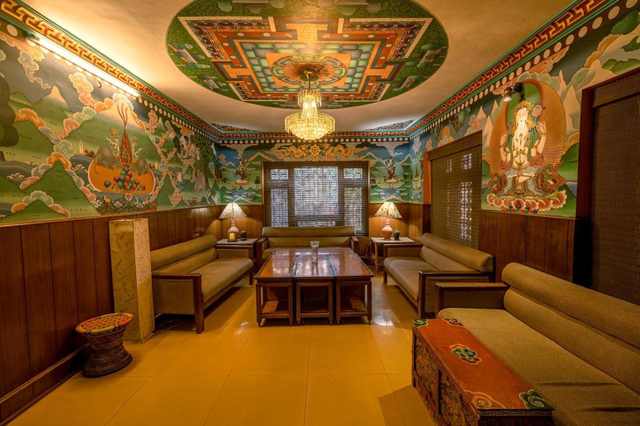 Hotel Ganesh Himal Kathmandu Esterno foto