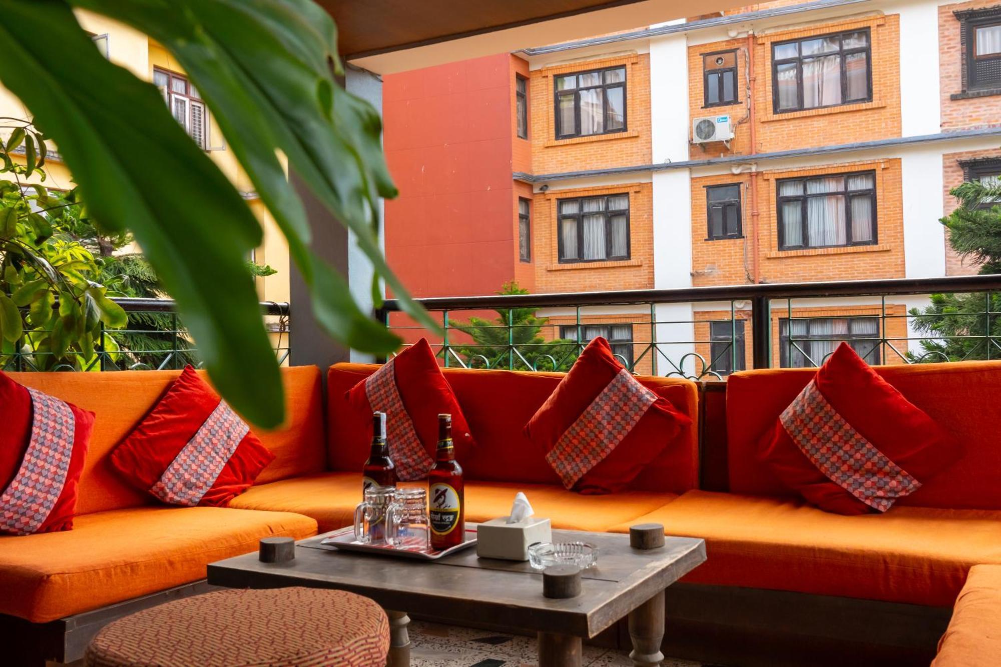 Hotel Ganesh Himal Kathmandu Esterno foto