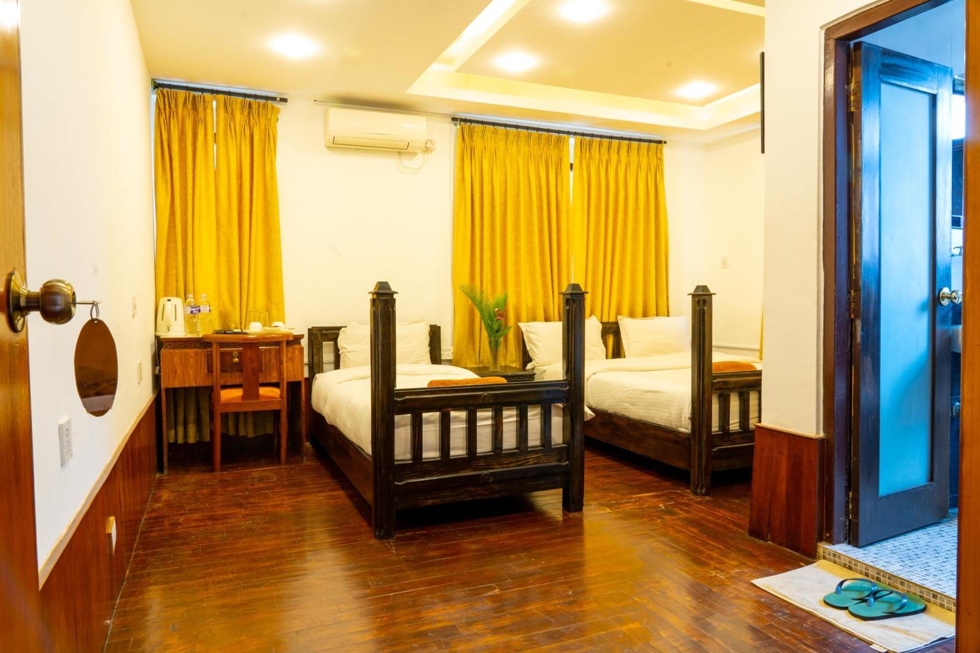 Hotel Ganesh Himal Kathmandu Esterno foto