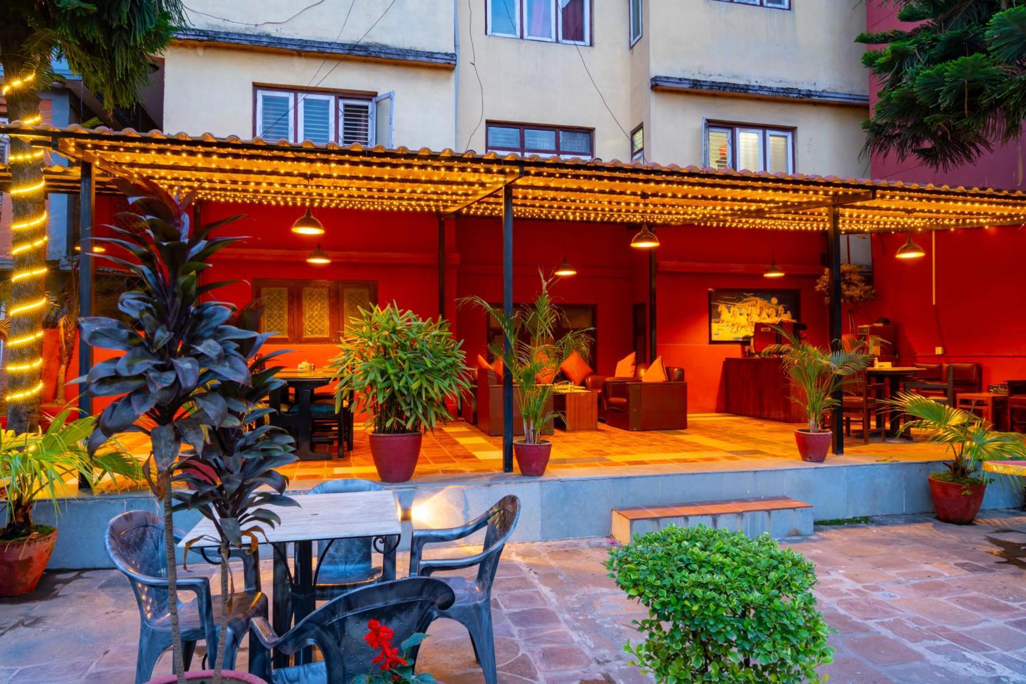 Hotel Ganesh Himal Kathmandu Esterno foto