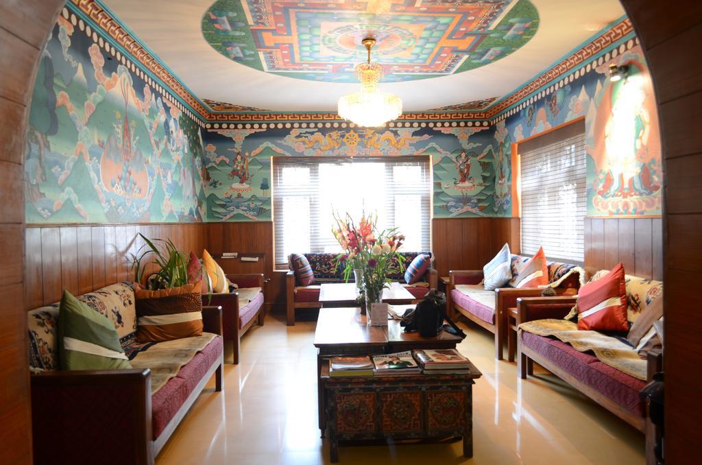 Hotel Ganesh Himal Kathmandu Esterno foto