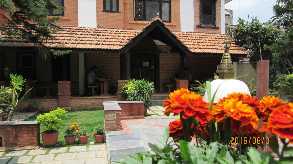 Hotel Ganesh Himal Kathmandu Esterno foto